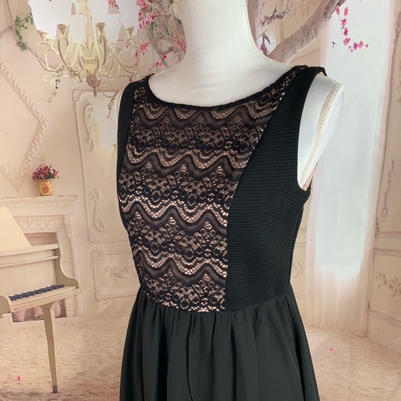 Lily Rose Black Sheer Lace Detail Dress - Picture 3 of 8